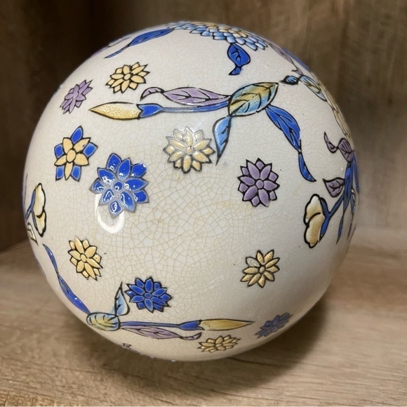 Hand Painted porcelain floral Egg Bronze Stand - Picture 6 of 6